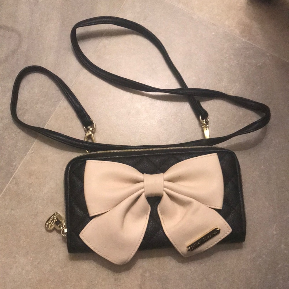 BETSEY JOHNSON Black Purse w/ Beige Bow